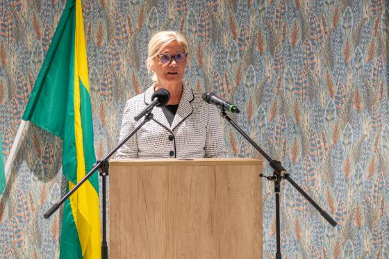 Mikulás Franciska intézményvezető köszöntőt mond