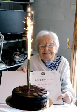 A száz éves Magdi nénit köszöntöttük születésnapja alkalmából