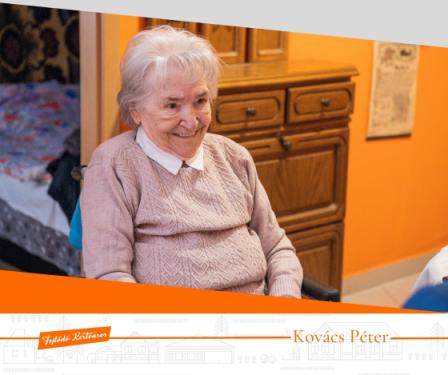 A mosolygós Rózsika néni