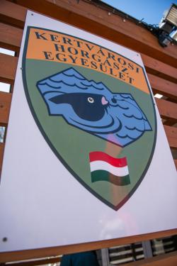 A Kertvárosi Horgász Egyesület logója