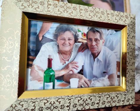 Palla Lászlóné és férje egy fotón