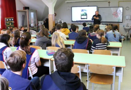 Ádám Attila István előadása a Néri Szent Fülöp iskolában