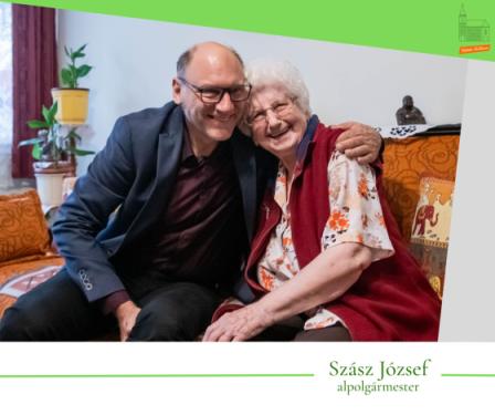 Szász József alpolgármester köszöntötte Nusi nénit 90. születésnapja alkalmából