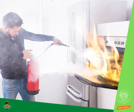 Porral oltóval oltanak egy kigyulladt sütőt.