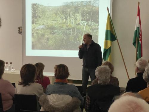 Szász József alpolgármester megnyitja az eseményt