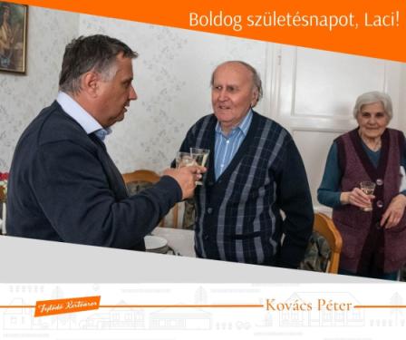 Koccintás az ünnepelttel