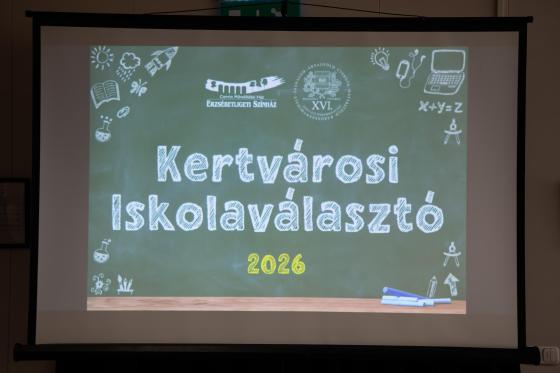 Iskolaválasztót tartottak az Erzsébetligeti Színházban